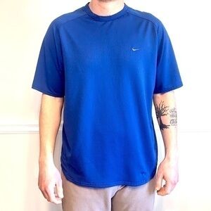 NIKE Sphere Blue Textured Short Sleeve Shirt L